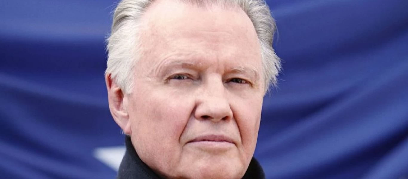 Γιόν Βόιτ: «Ο αγώνας ενάντια στη νοθεία του Τζ.Μπάιντεν είναι η μάχη της δικαιοσύνης απέναντι στον σατανά»